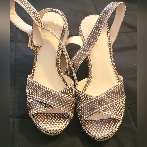 Women's Vero Cucio wedge size 7.5 - Picture 1 of 3